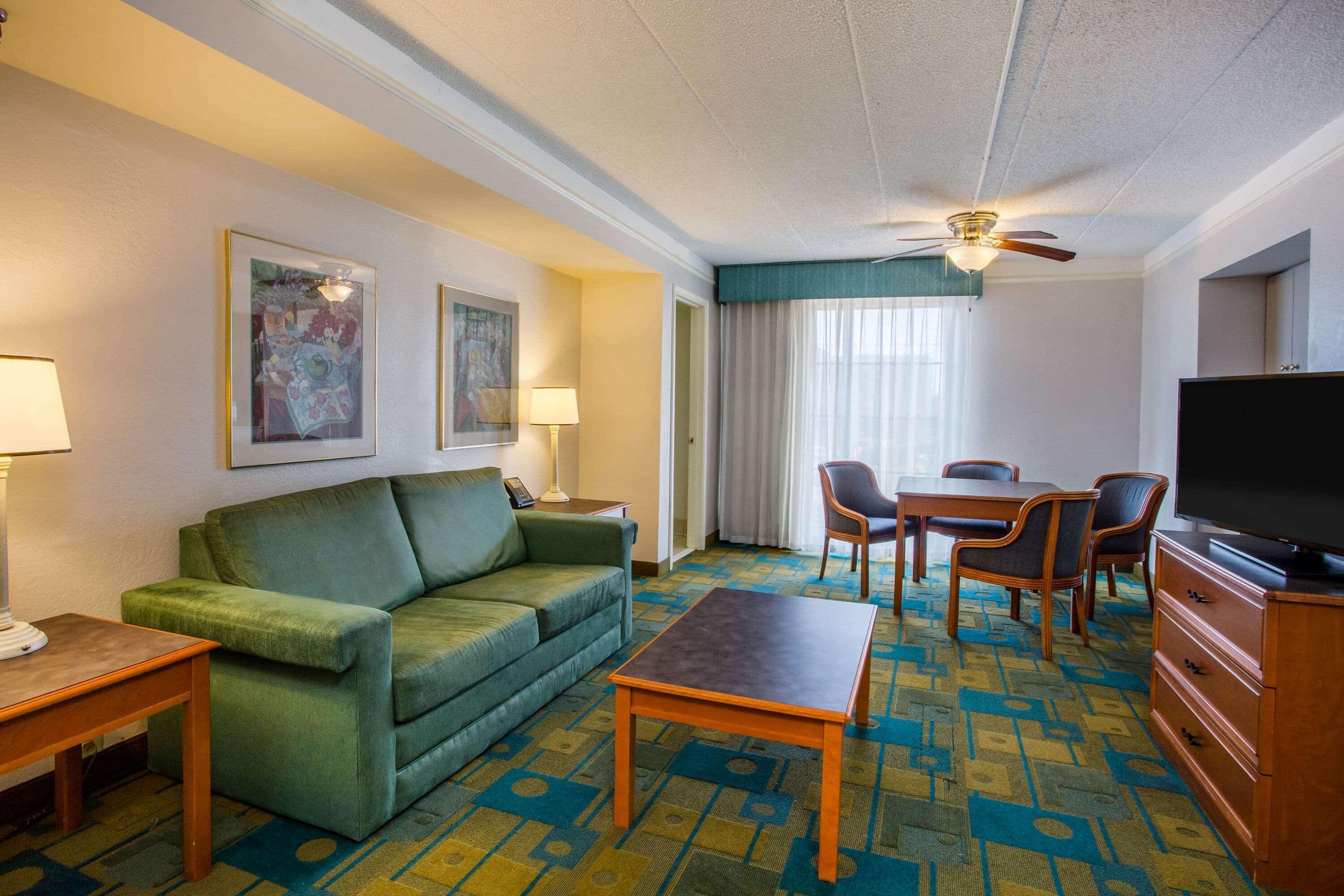 La Quinta Inn By Wyndham Norfolk Virginia Beach Exterior foto