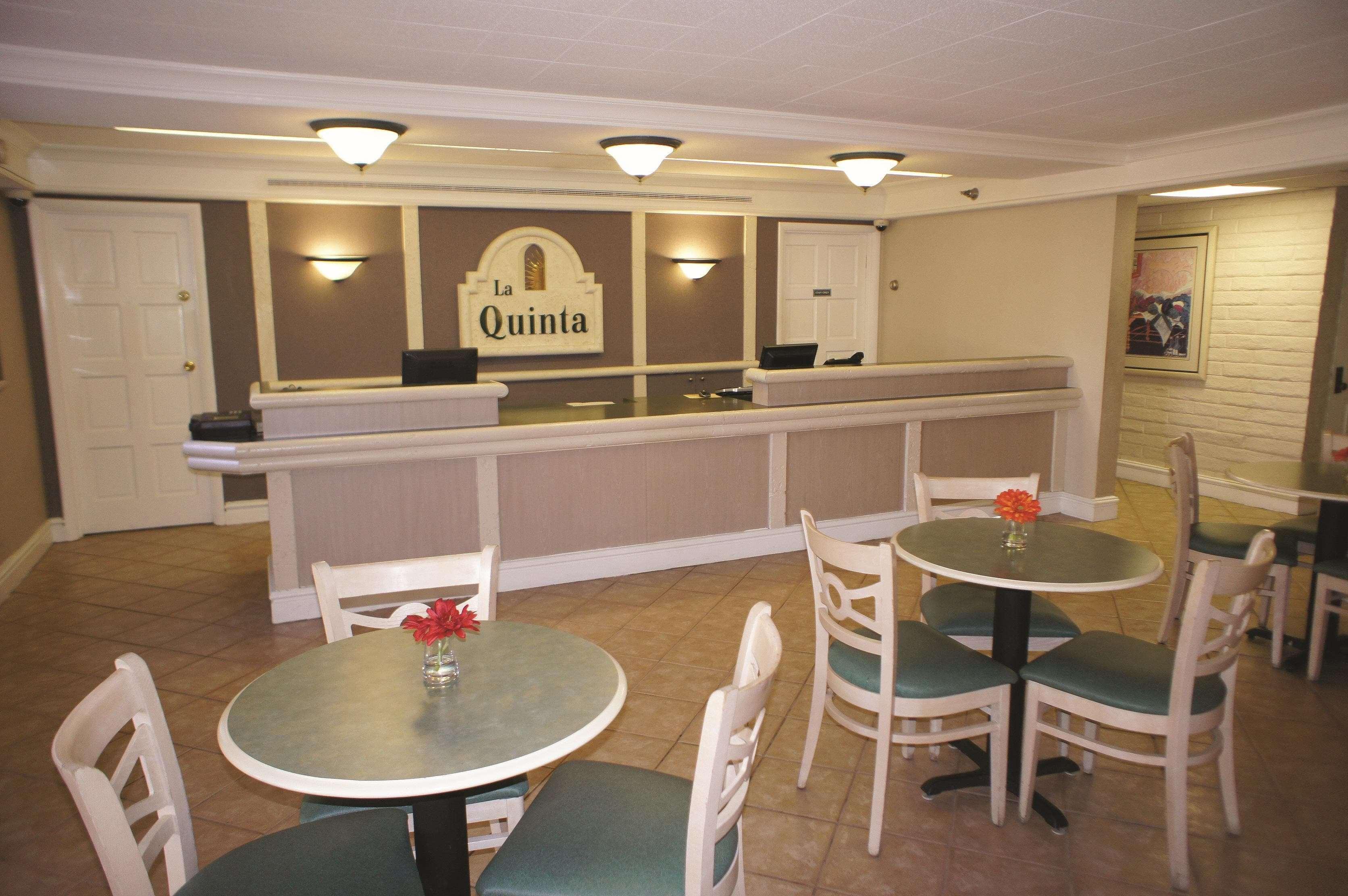 La Quinta Inn By Wyndham Norfolk Virginia Beach Exterior foto